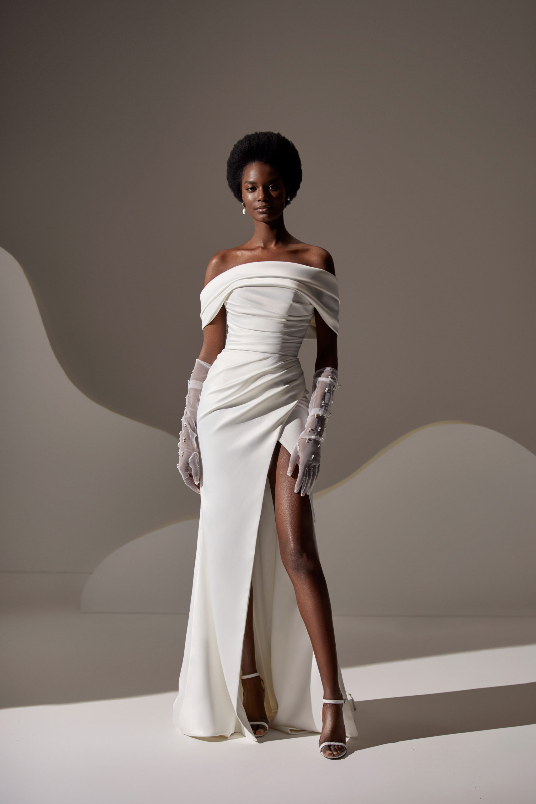Azaria robe d mariene fente sexy geneve blanc chic elegant 2023