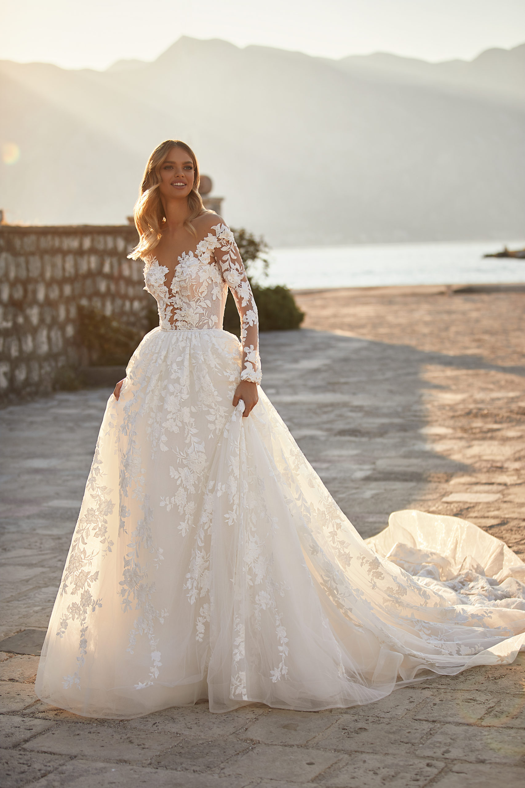 abri robe de mariée millanova 2023 all about love sirène surjupe robe de mariée transformable geneve blanc dentelle romantique