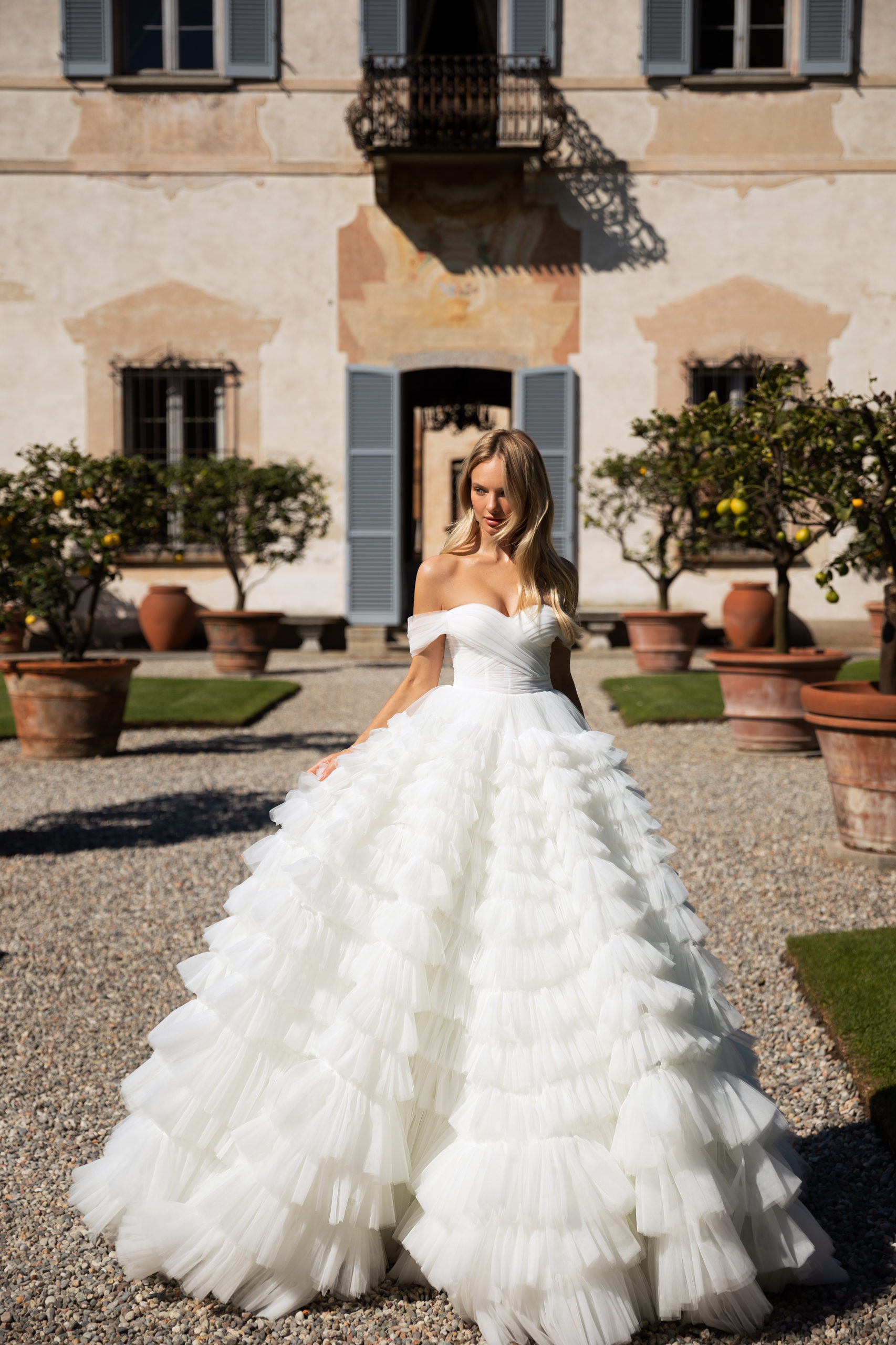 robe de mariée froufrou ruffles moderne volume princesse originale geneve mode fashion