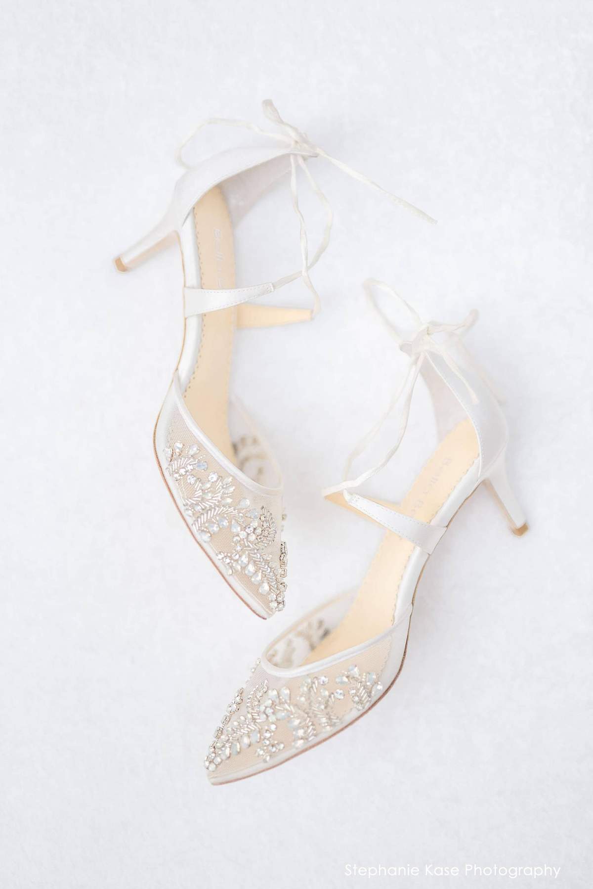 Chaussures de mariée Bellabelle Frances shoes blanc talon plates 6,5cm sandales escarpins strass confort satin