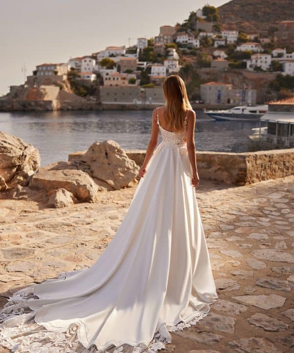 MILARA elly couture 2026 robe de mariée princesse dentelle traine geneve moderne