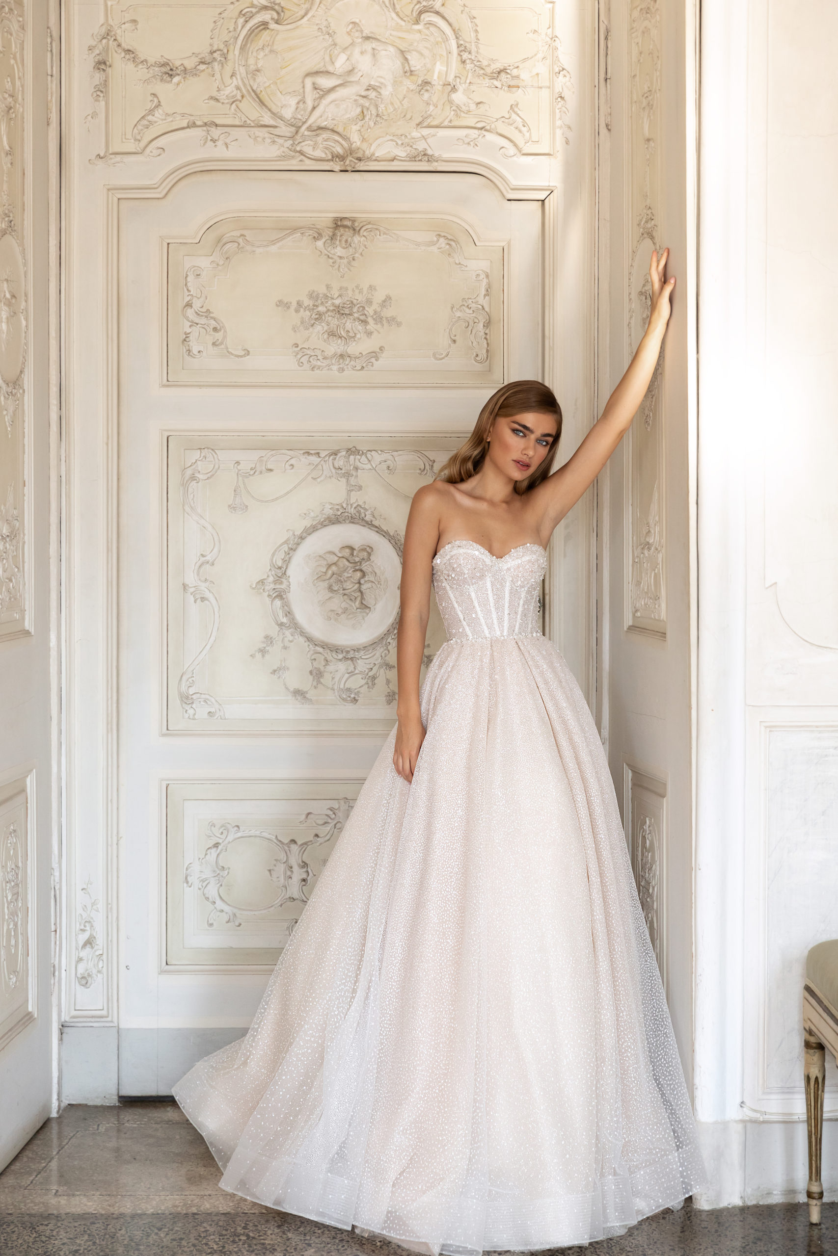 robe de mariée tulle paillettes glitter princesse geneve luxe mariage 2023 bustier sexy corset
